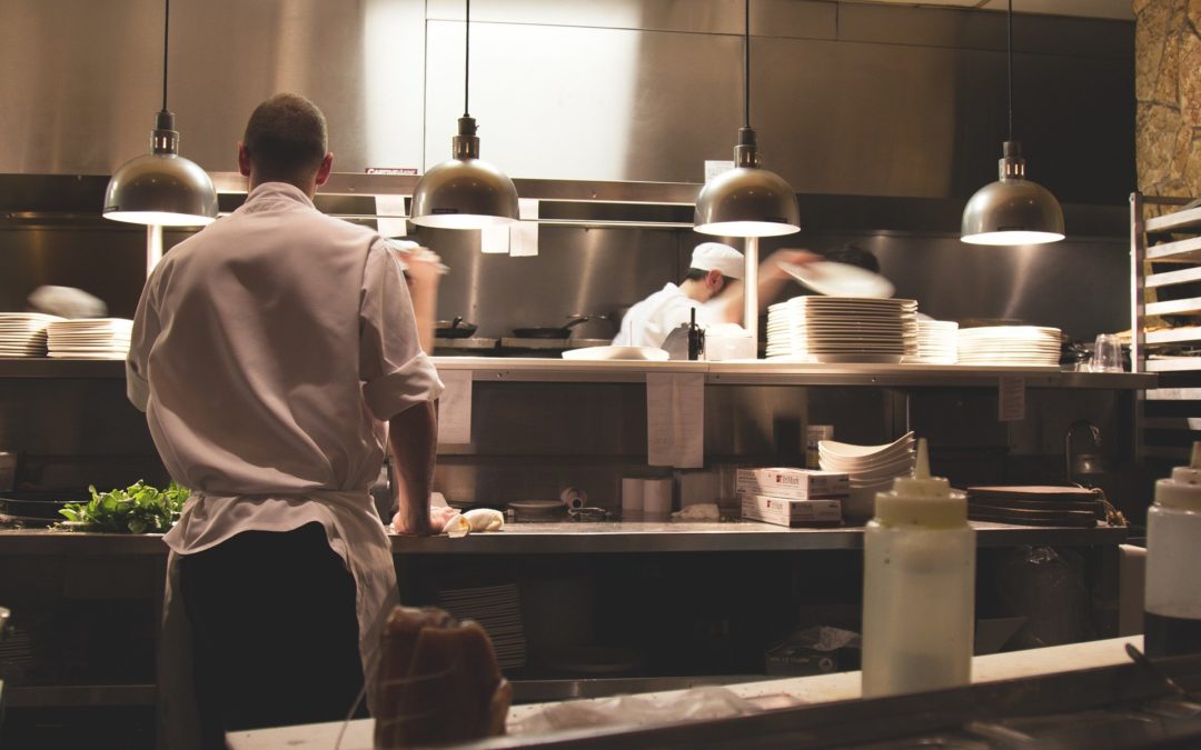 Puesta a punto del sector de hostelería y restauración con la bobina bayeta antibacterias Maya